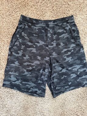lululemon athletica Men's Black & Gray Camo Performance Shorts